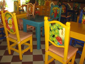 1200px-MexicanChairs